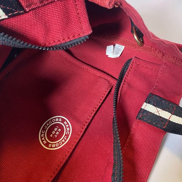 Marc Jacobs Savvy Red Canvas Logo Print Tote - Picture 4 of 7